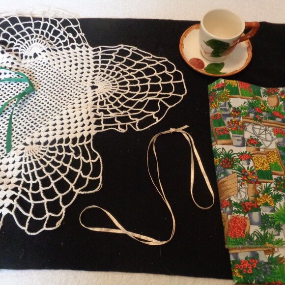 FRANCISAN SM APPLE CUP & SAUCER OLD LG DOILY RIBBONS GARDEN FABRIC LOT - Picture 1 of 16